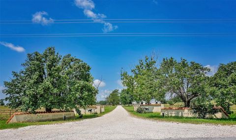3561 NEELY Trail Valley View TX 76272