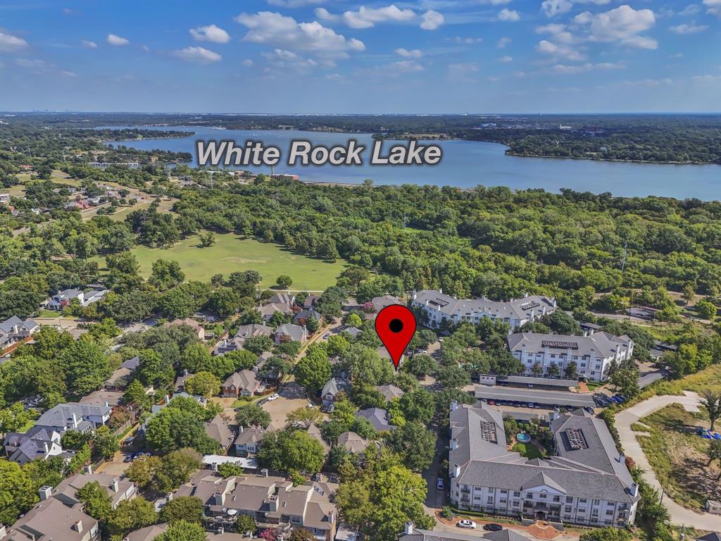 2630 Lakeforest Court