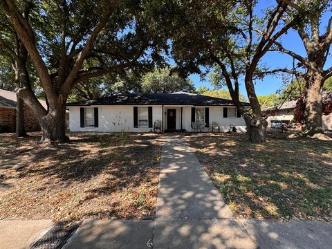 A home in Waxahachie