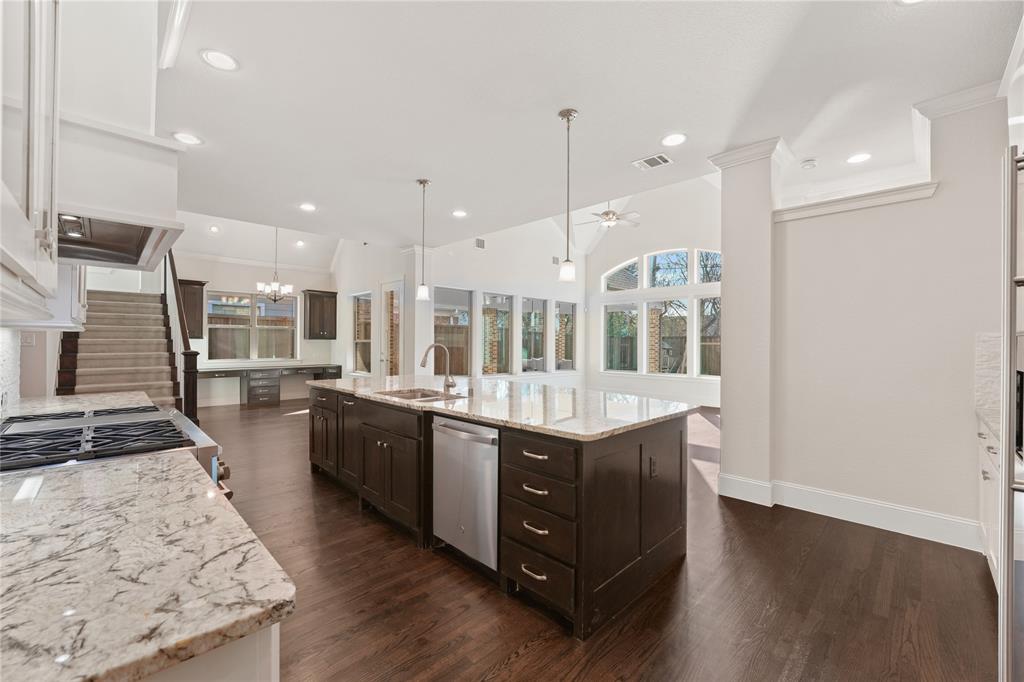 4026 N Cresthaven Road