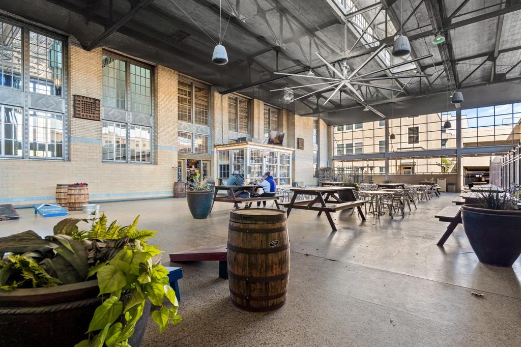 Texas & Pacific Lofts Condo - Residential