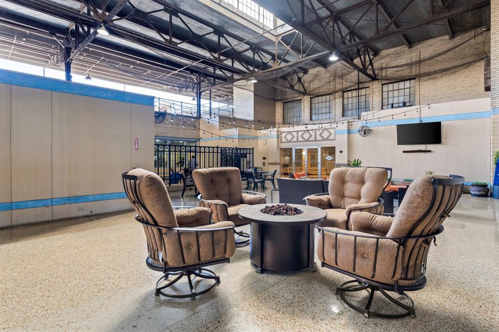 Texas & Pacific Lofts Condo - Residential