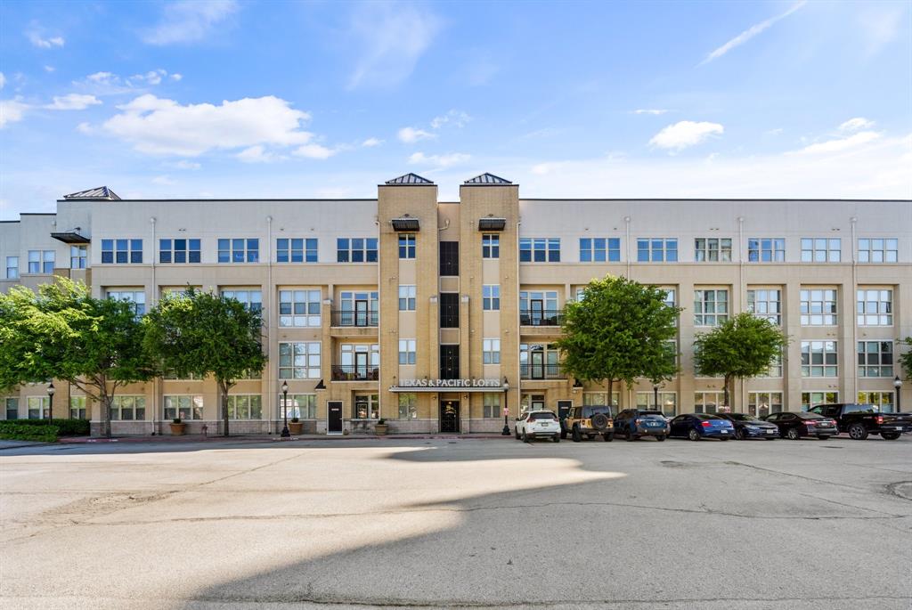 Texas & Pacific Lofts Condo - Residential