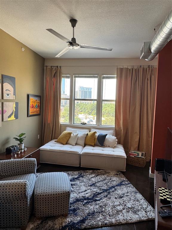 201 W Lancaster Avenue 407