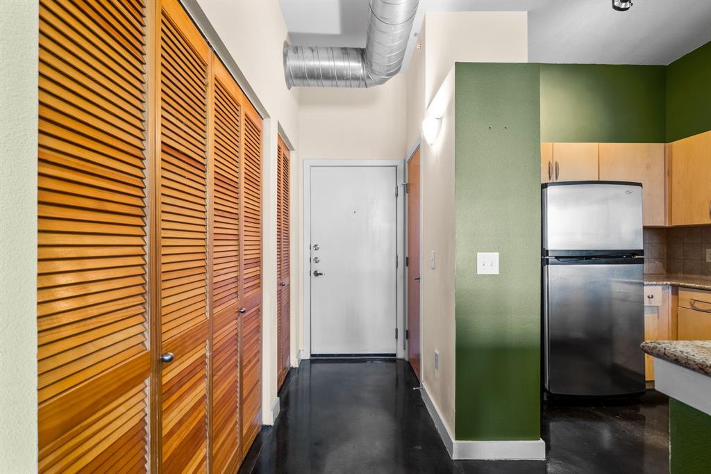 Texas & Pacific Lofts Condo - Residential