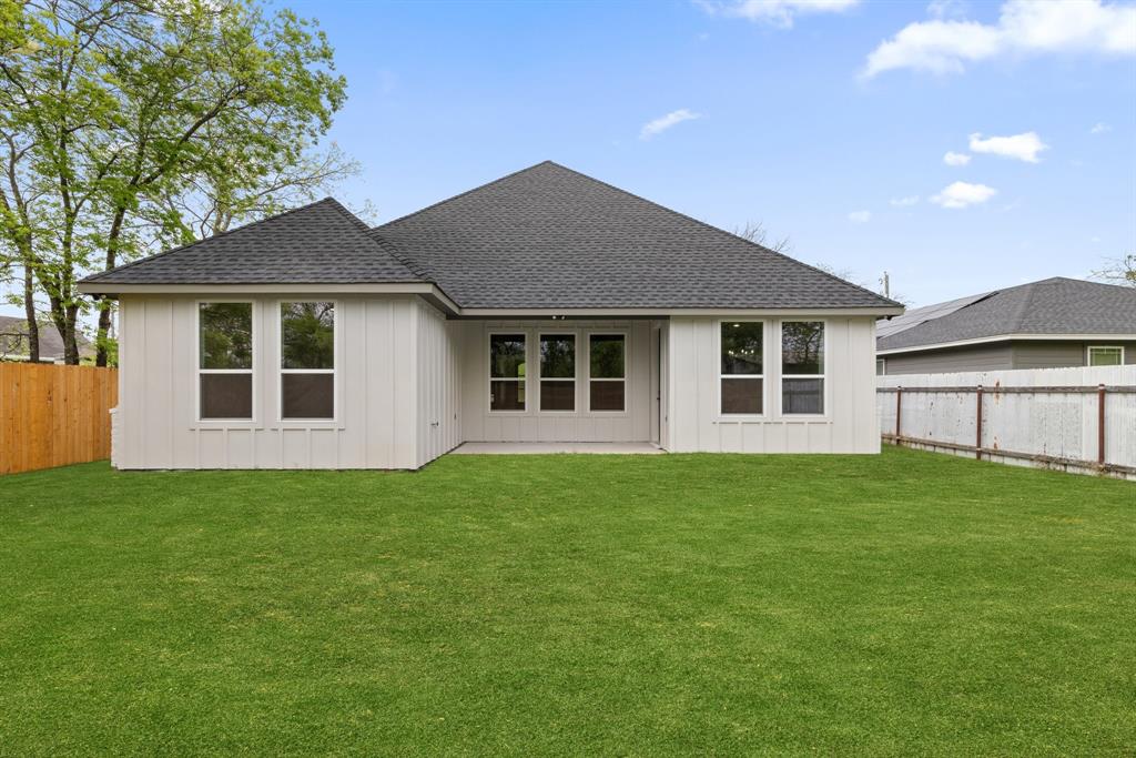 806 Barber Avenue