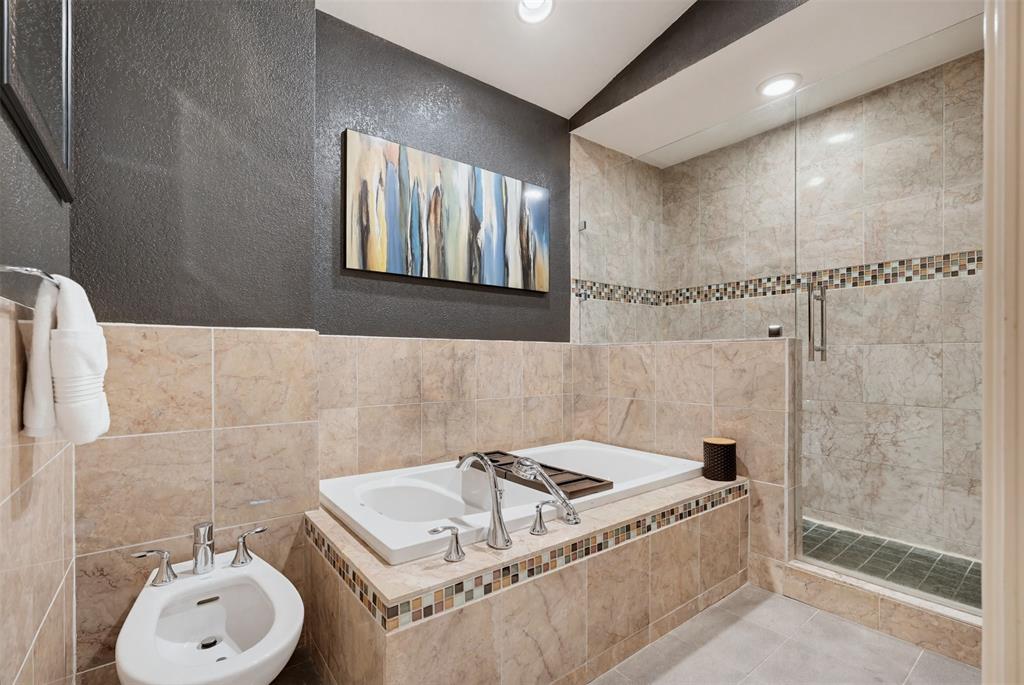 Lakes Of Bent Tree Condo - Residential