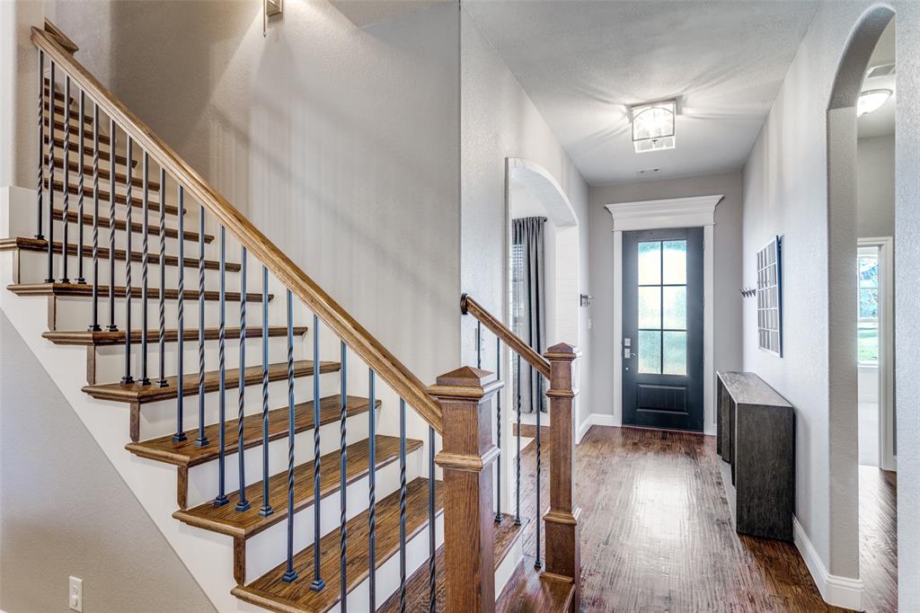 624 Lookout Point Avenue