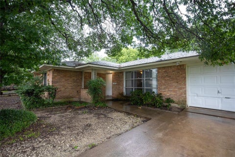 Photo of 11332 Lanewood Circle, Dallas, TX 75218 (MLS # 21292972)