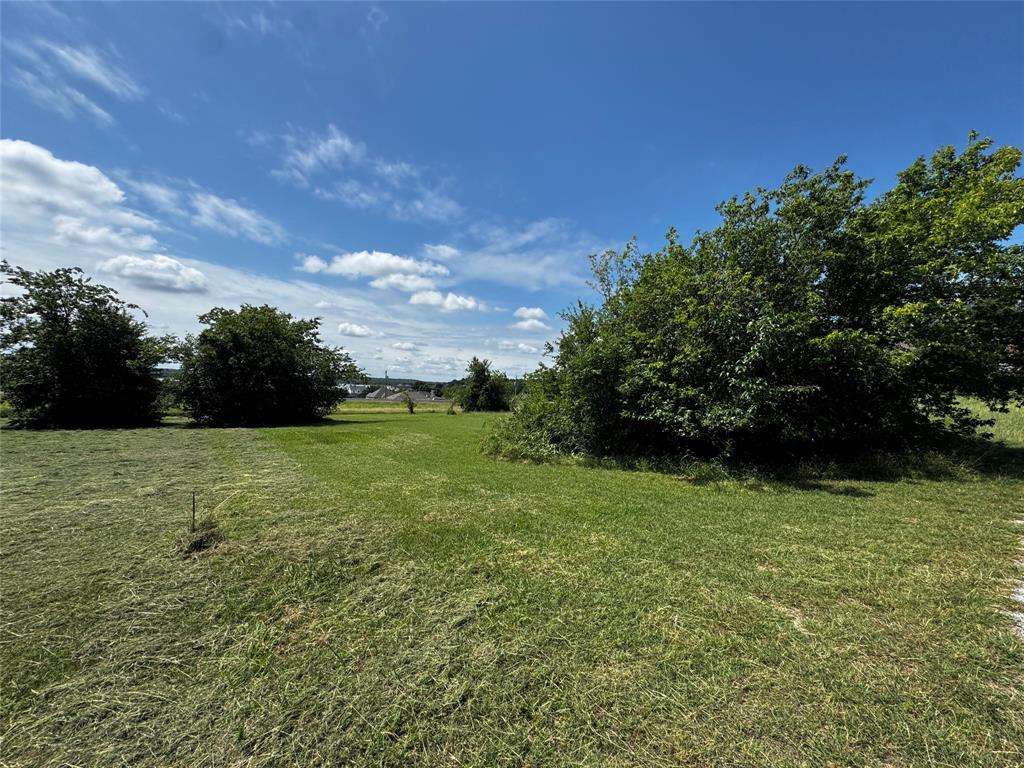 Photo 1 of 5 — 225 Half Moon Way, Runaway Bay, TX 76426