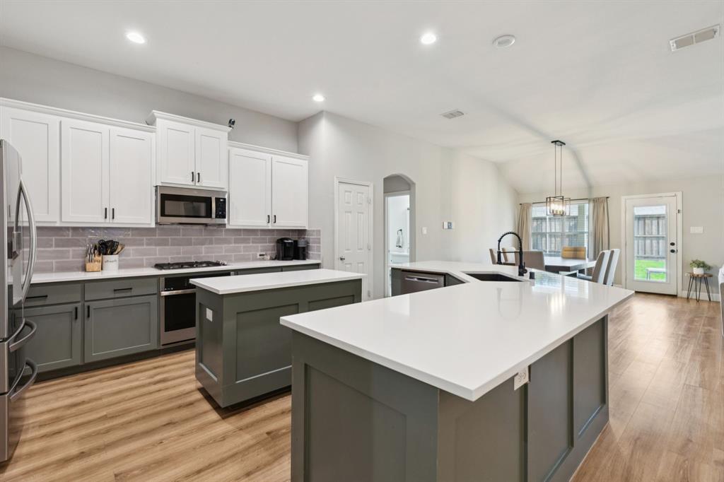 1421 Amistad Drive