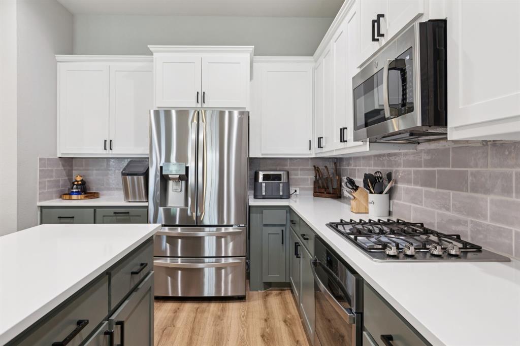 1421 Amistad Drive