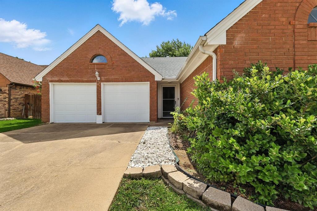 1509 Autumn Chase Square