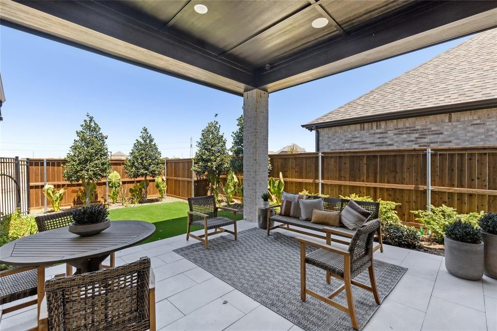 1009 Karis Boulevard