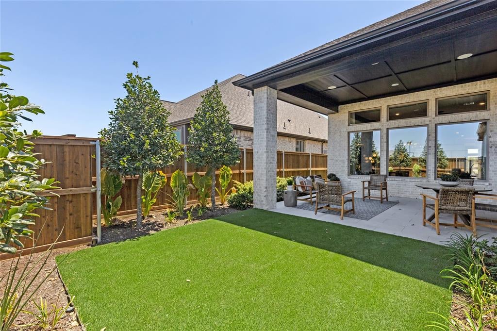 1009 Karis Boulevard