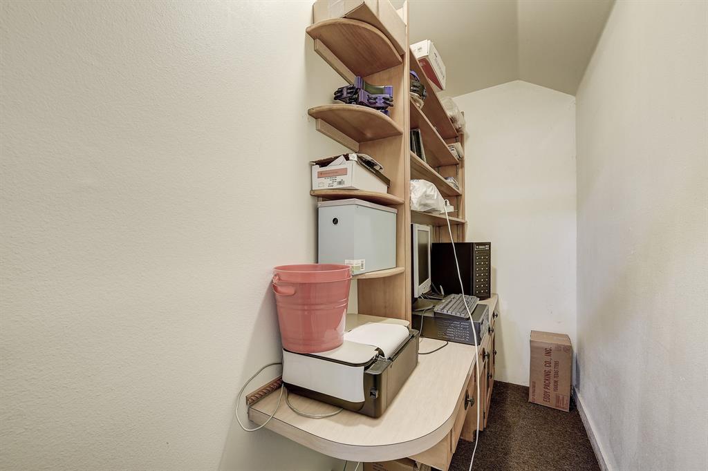 Bellevue - Commercial Sale