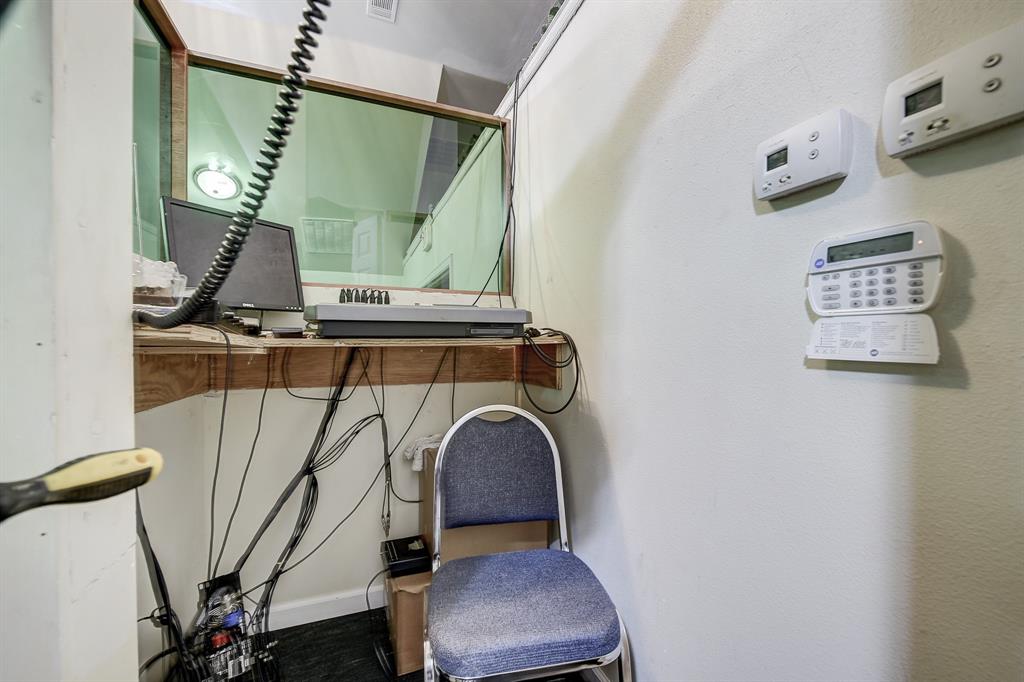 Bellevue - Commercial Sale