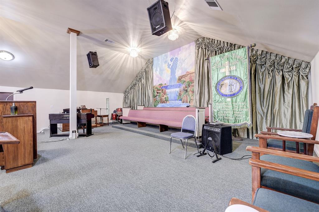 Bellevue - Commercial Sale