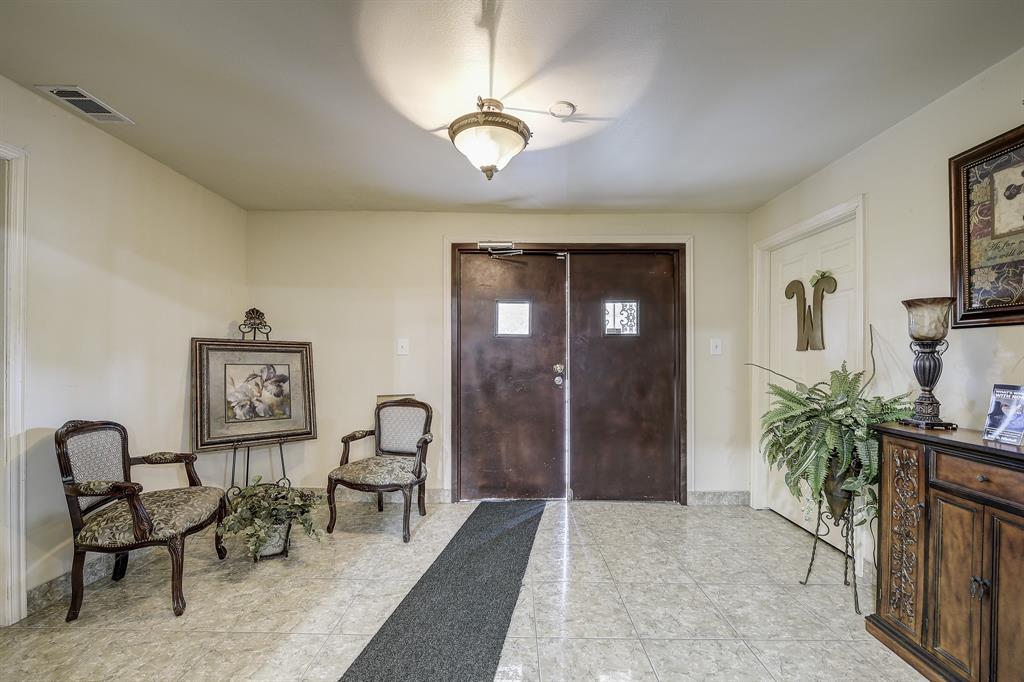 Bellevue - Commercial Sale