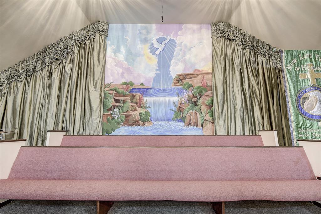 Bellevue - Commercial Sale