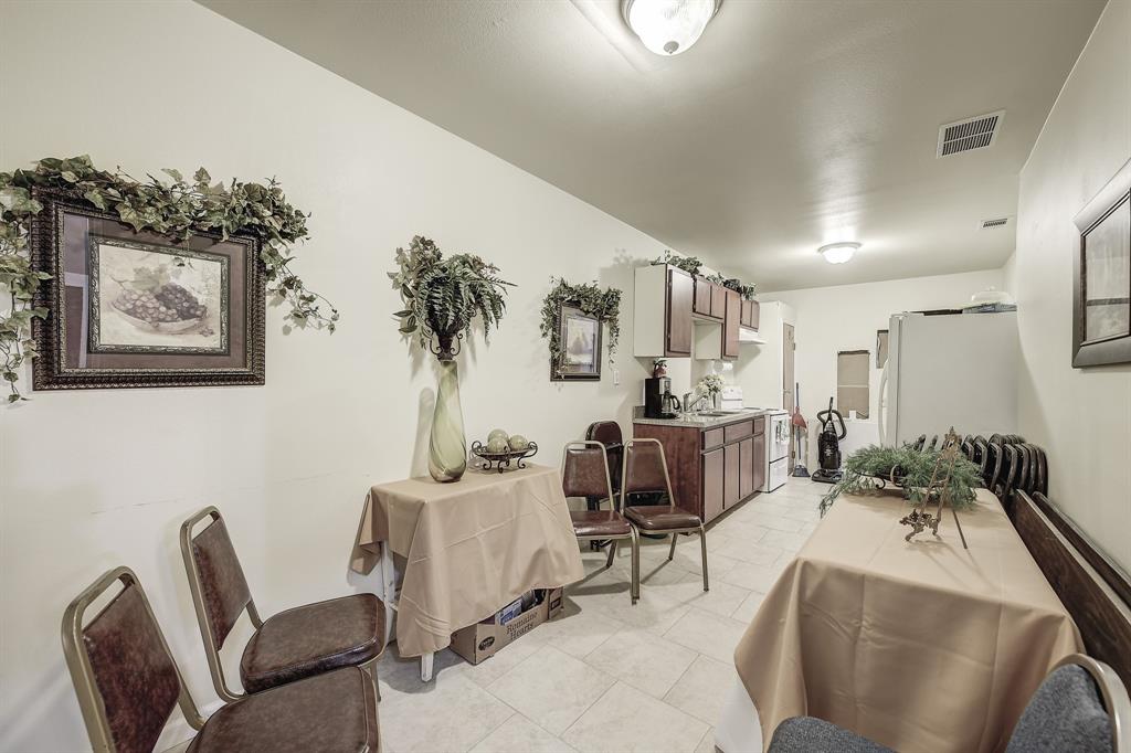 Bellevue - Commercial Sale