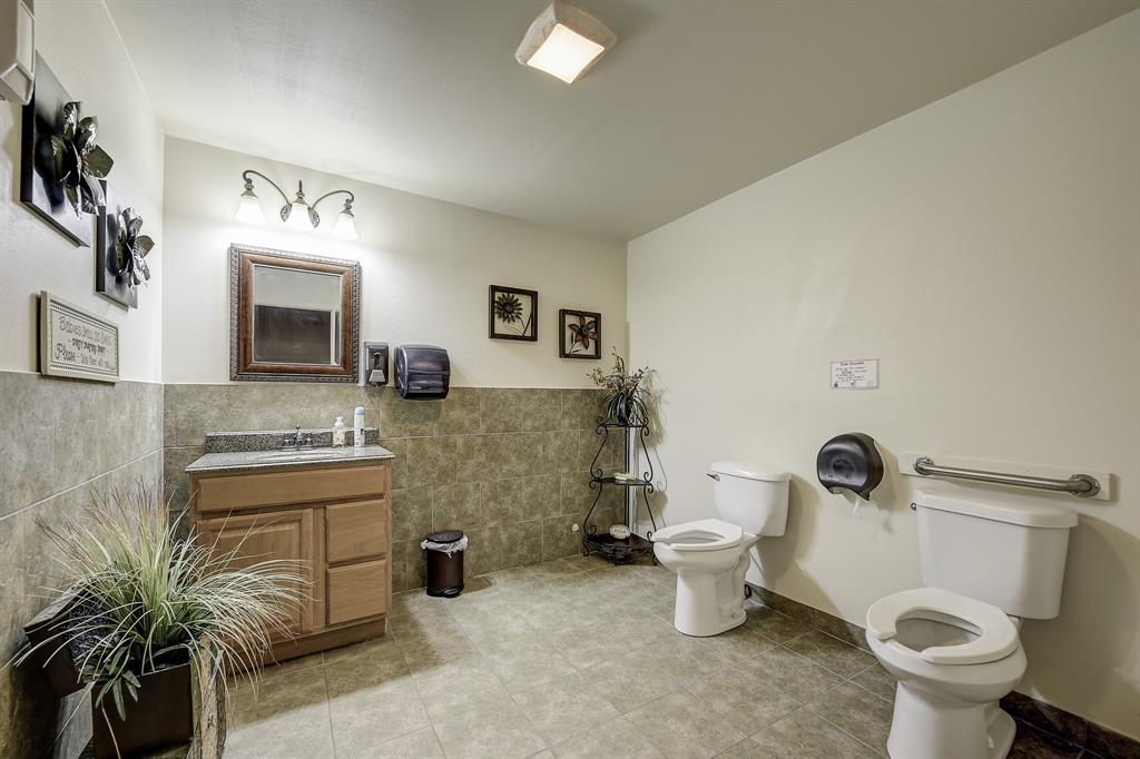 Bellevue - Commercial Sale