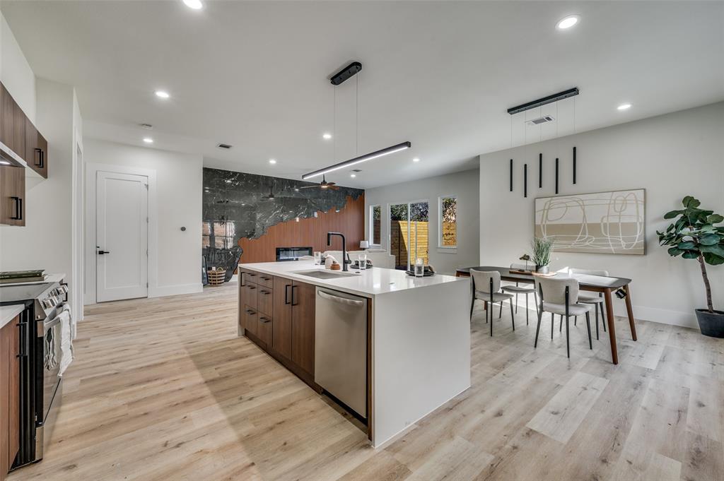 HOMESTEAD MANOR - Residential