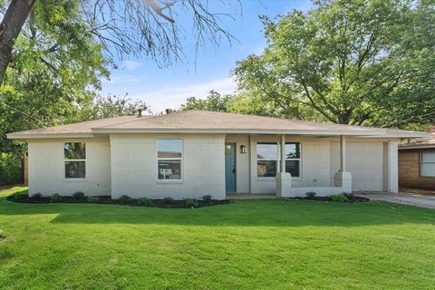 A home in Krum