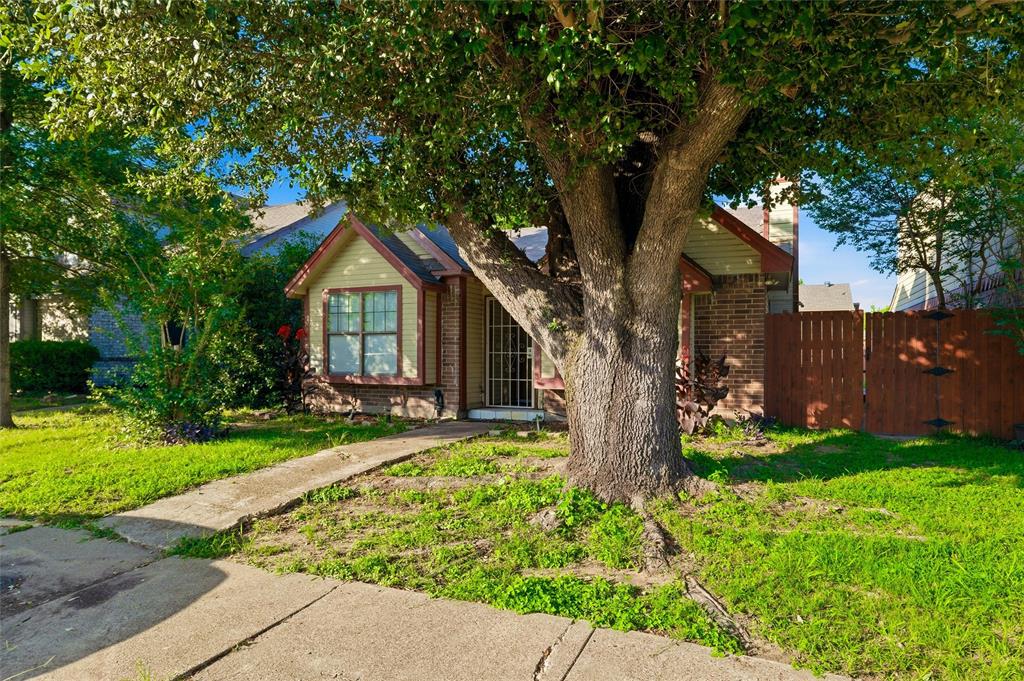 10464 Woodleaf Drive