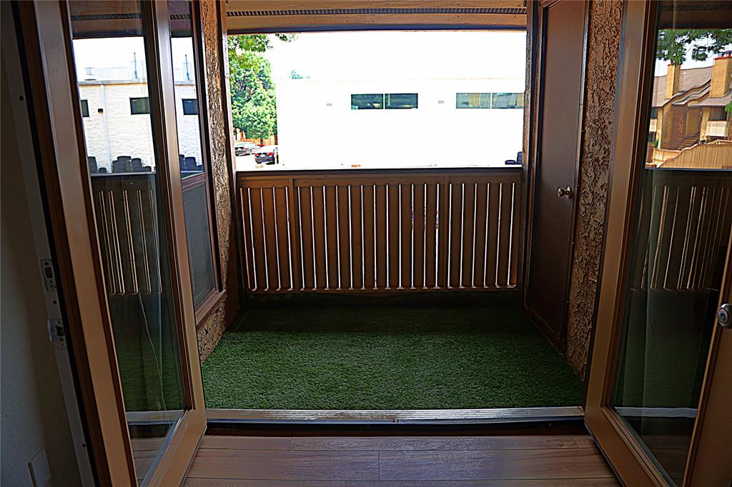 Cloisters Condo The - Residential Lease