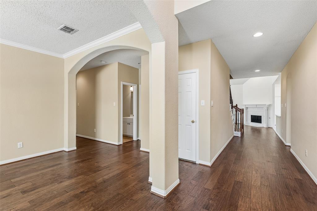 1926 Edgehill Drive