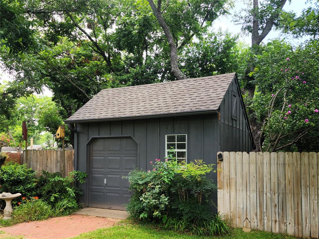 5001 Seminole Drive