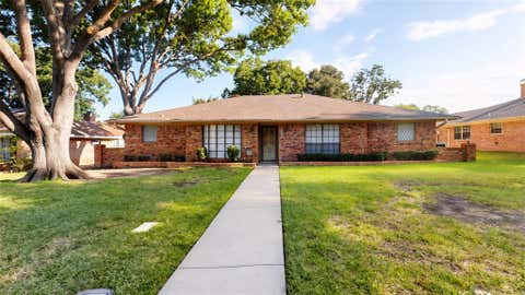 Photo of 1543 Glenhill Lane, Lewisville, TX 75077 (MLS # 21362698)