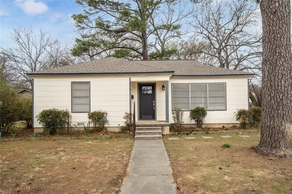 Photo of 2223 Fowler Drive, Denton, TX 76209 (MLS # 21194189)