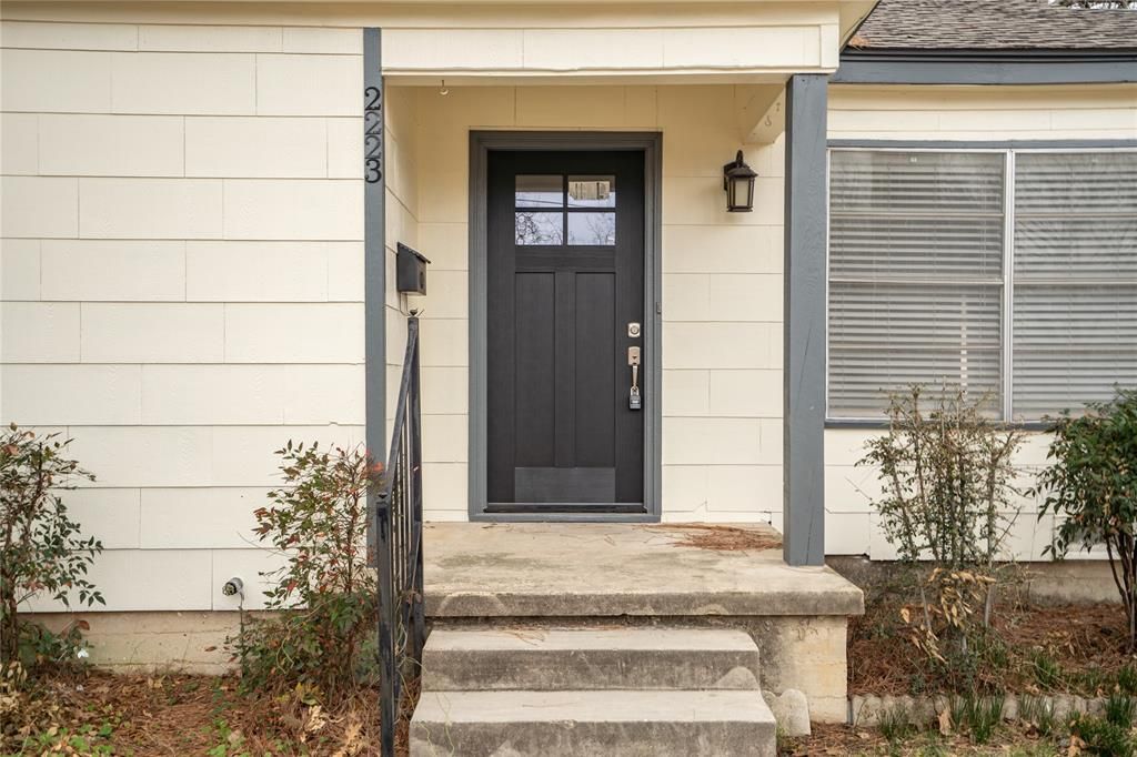 Photo of 2223 Fowler Drive, Denton, TX 76209 (MLS # 21194189)