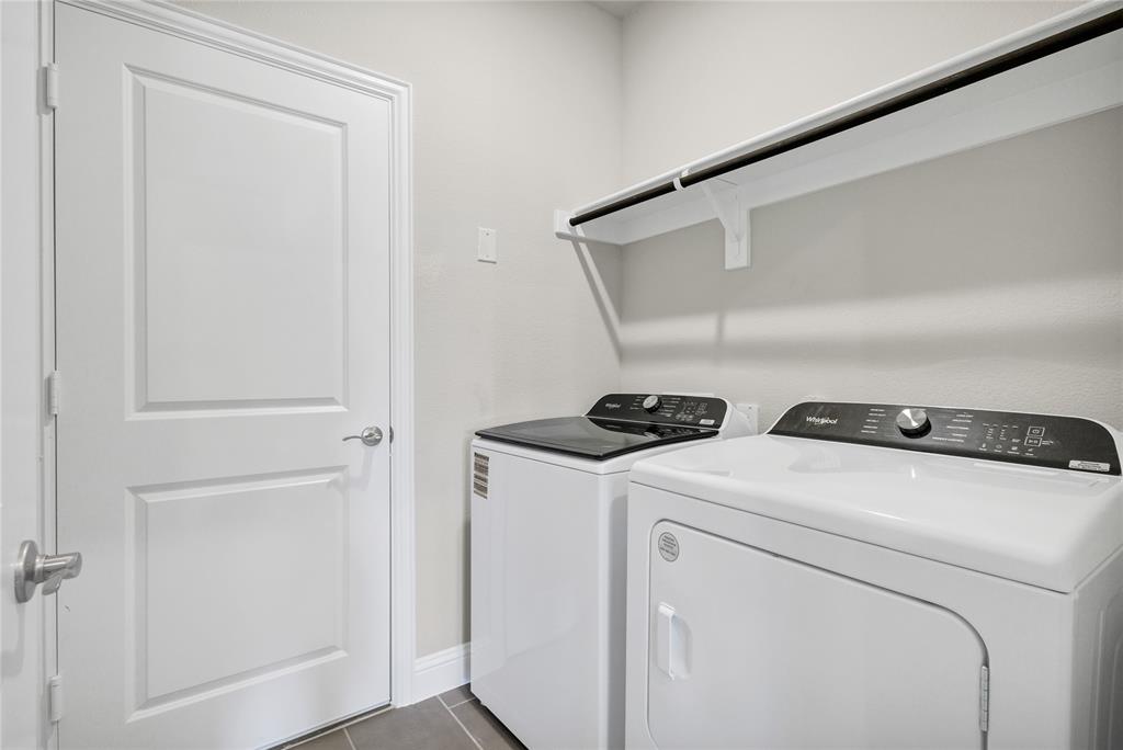 Simpsons Crossing - Residential Lease