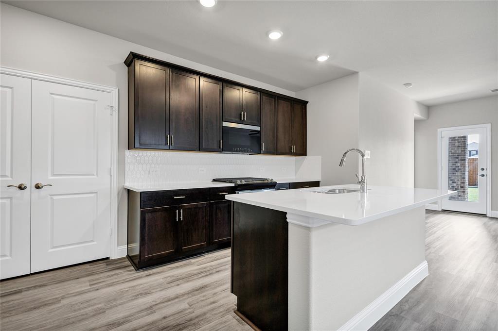 Simpsons Crossing - Residential Lease