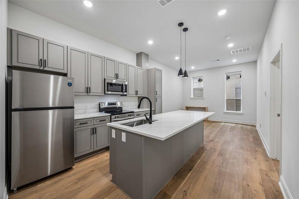 2010 COMMERCE ST # B204, DALLAS, TX 75201 - Image d4bb14957fc896fd783d511029cc8e4c/518864209