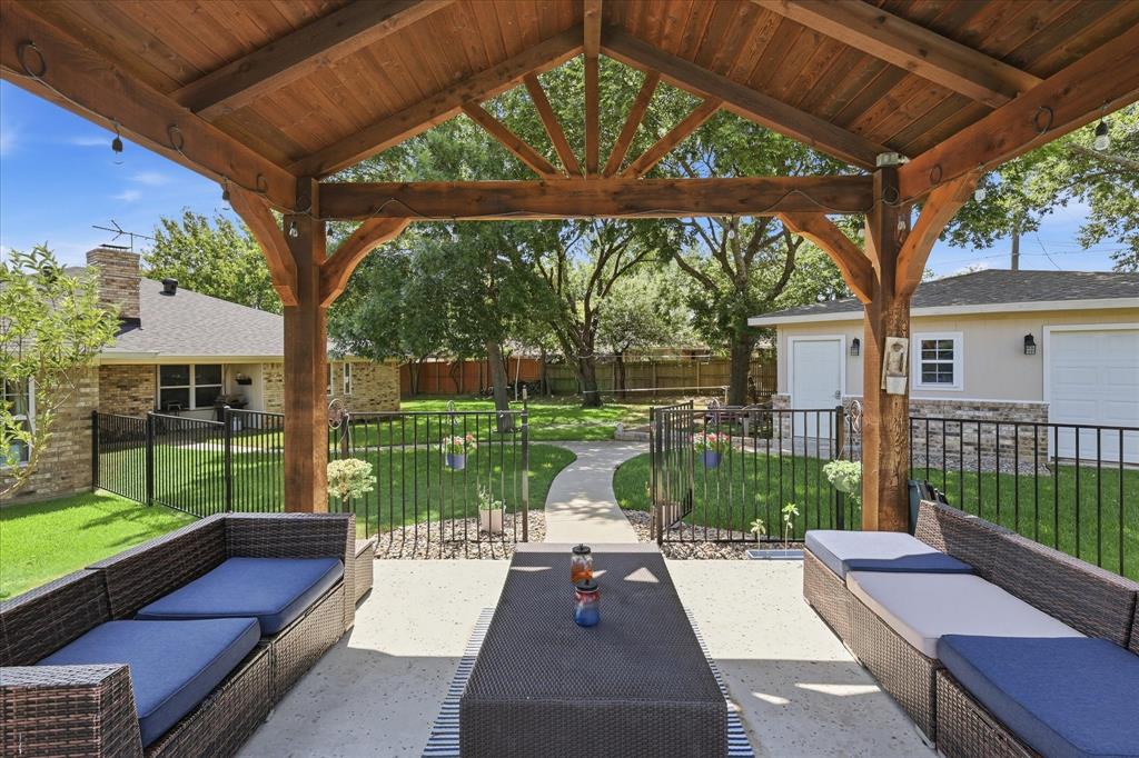 405 Lantern Ridge
