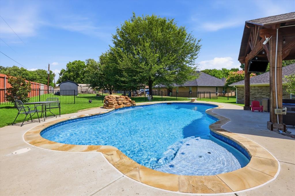 405 Lantern Ridge