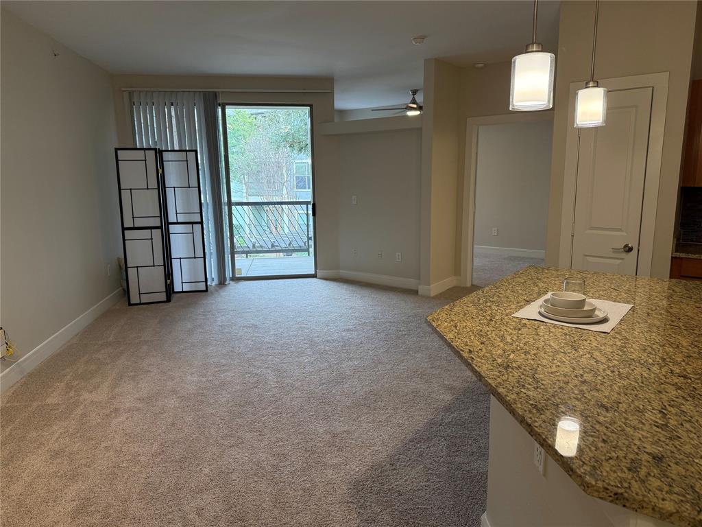 2525 N Henderson Avenue 240