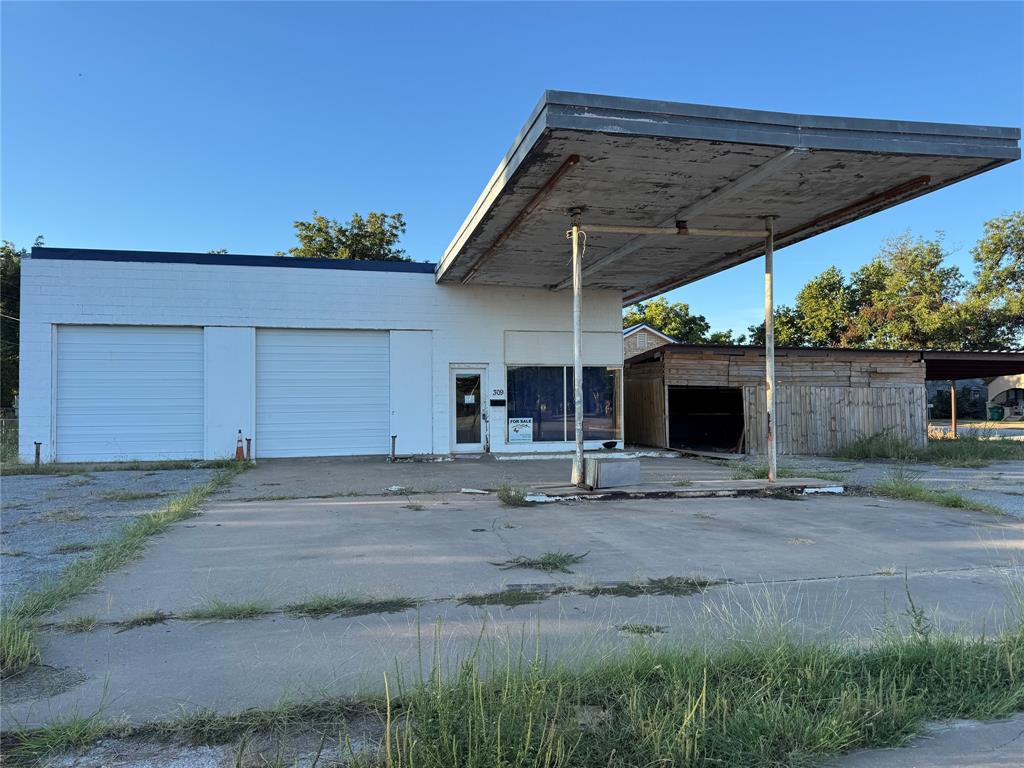 309 W California Street