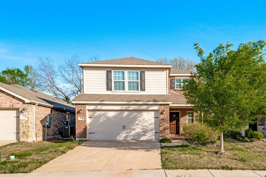 Welcome to this beautifully maintained, nearly new 4-bedroom, 3-bathroom home, built just 4 years ago and ideally located at the entrance of a quiet cul-de-sac in one of Van Alstyne’s growing communities.
This home offers a perfect blend of comfort and convenience, featuring a spacious layout with plenty of room for both everyday living and entertaining. The attractive exterior combines classic brick with modern siding, giving it great curb appeal from the moment you arrive.
Inside, you’ll find generous living spaces, well-sized bedrooms, and three full bathrooms—ideal for families, guests, or a home office setup.
Step outside and enjoy the added bonus of nature just steps away, with a peaceful creek at the end of the cul-de-sac—perfect for evening walks or relaxing weekends. A nearby park within walking distance adds even more outdoor enjoyment.
Location is a standout feature, with major conveniences just minutes away—including Buc-ee’s and H-E-B approximately one mile from your doorstep, making errands quick and easy.
If you’re looking for a newer home with space, convenience, and a touch of nature, this one checks all the boxes.