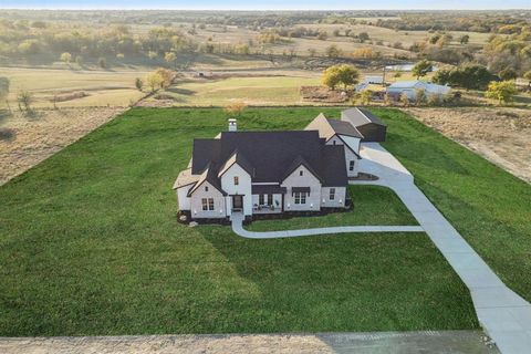 711 Hummingbird Lane Justin TX 76247