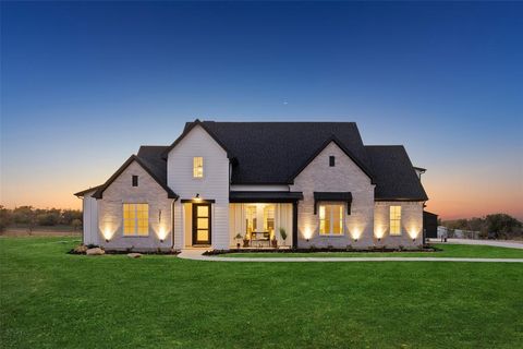 711 Hummingbird Lane Justin TX 76247