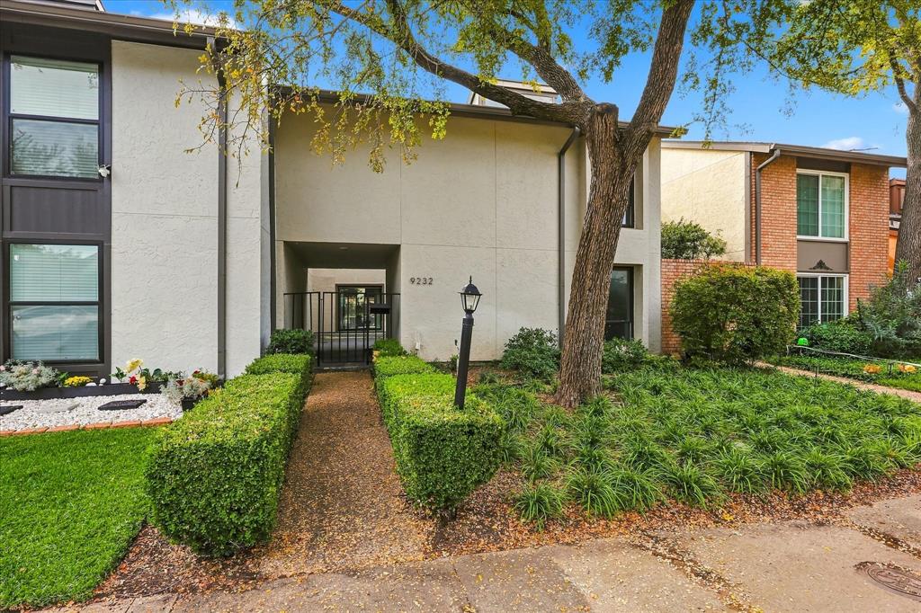 9232 Chimney Corner Lane