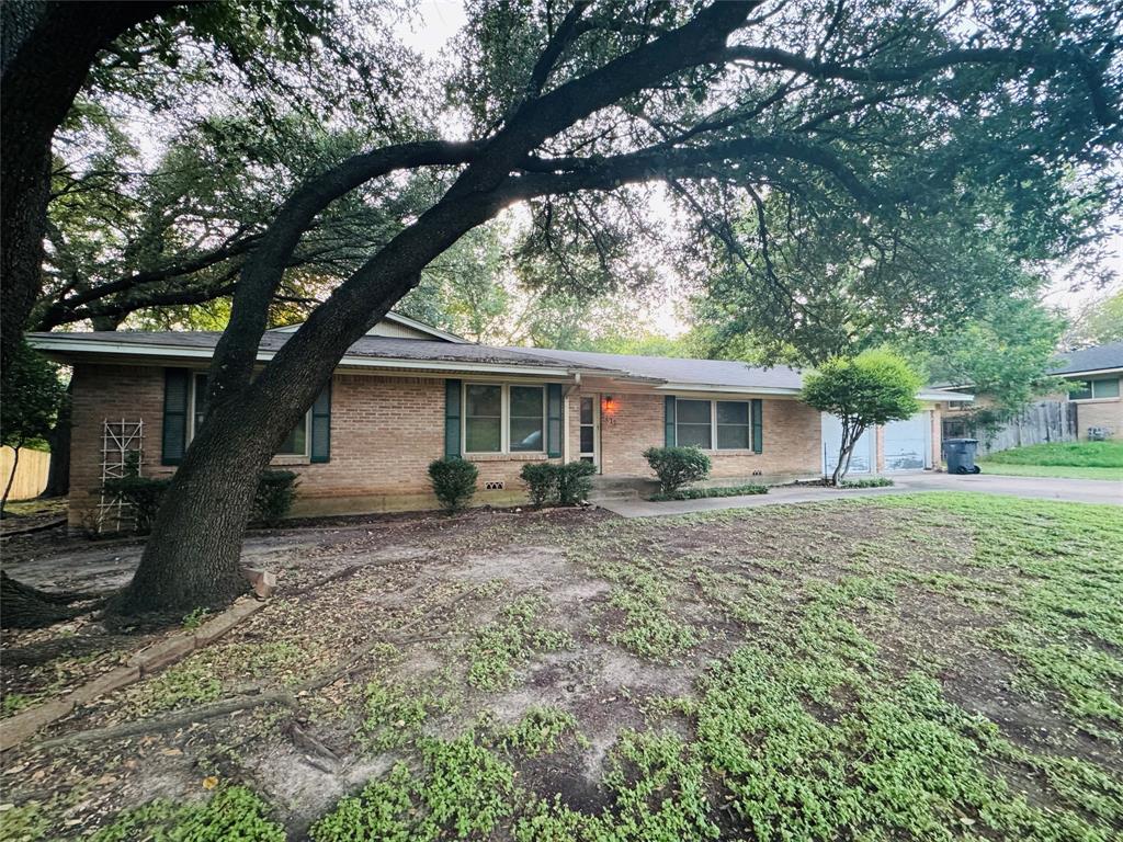2412 Oak Cliff Drive