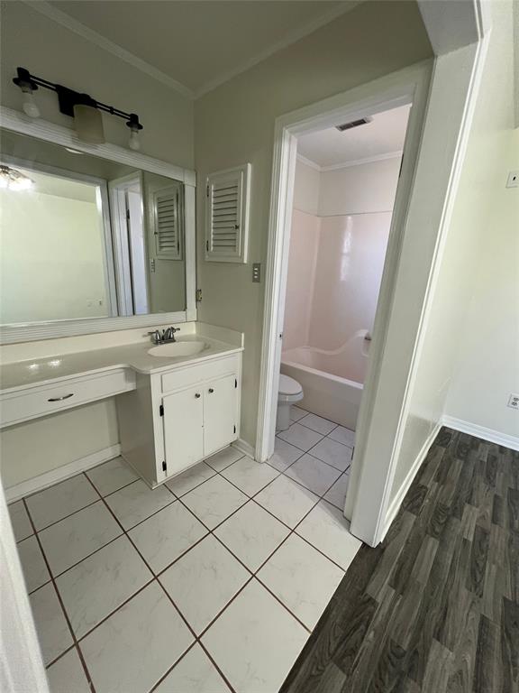 Golden Meadow Sub - Residential Lease