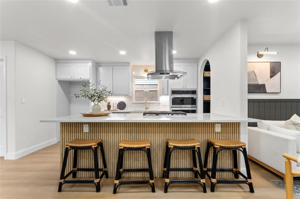 9110 Westglen Drive