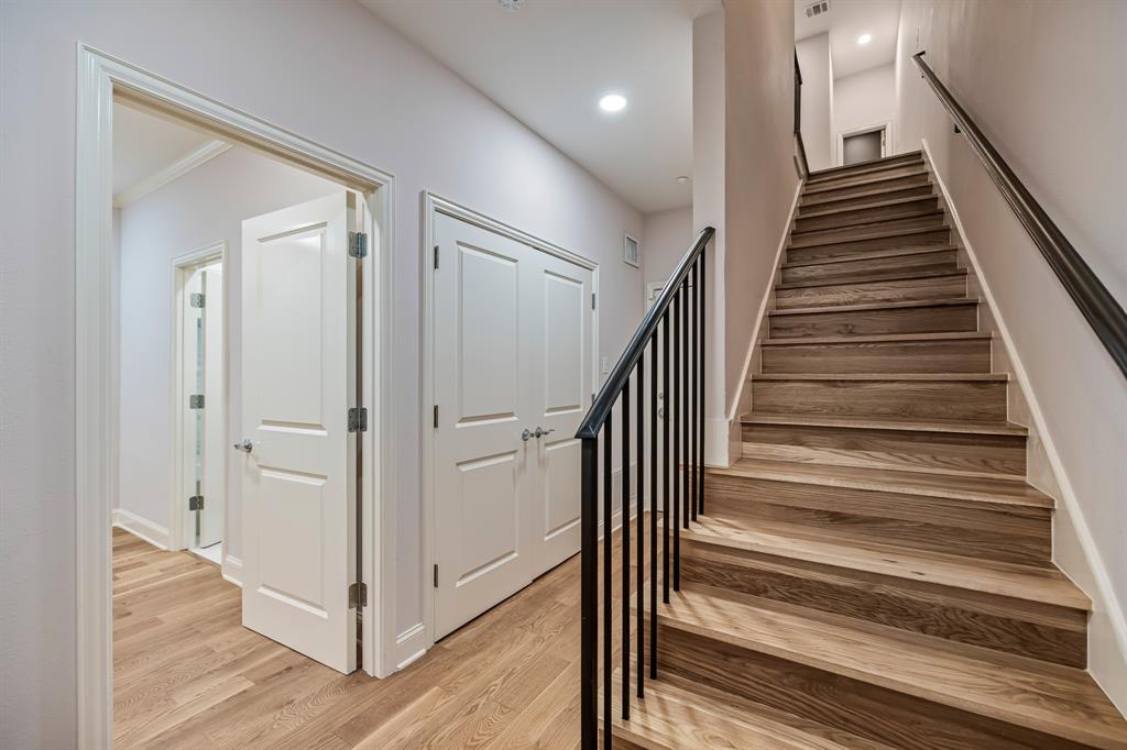 4411 Mckinney Avenue 27